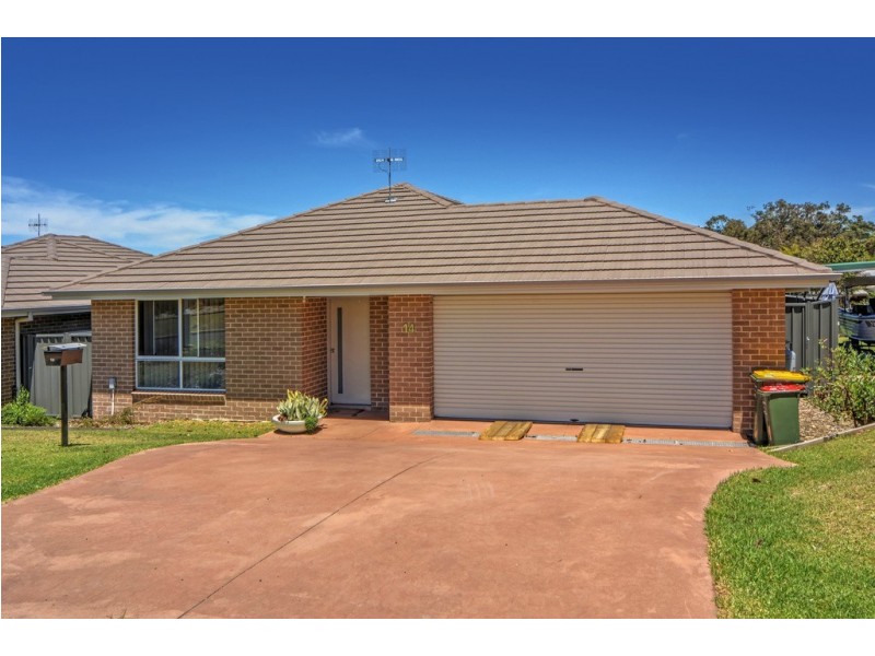 14 Sutherland Drive, North Nowra NSW 2541