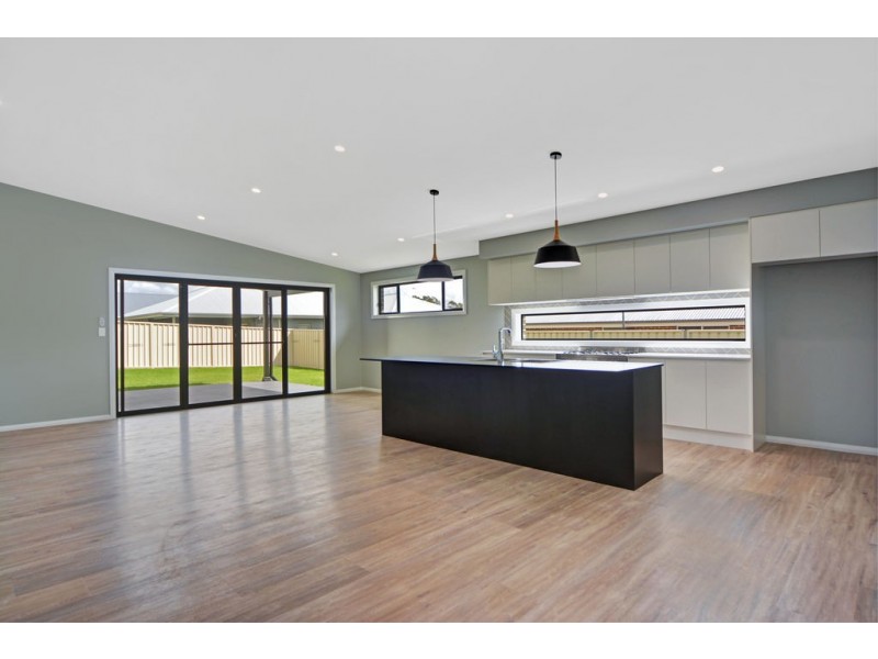 12 Alata Crescent, South Nowra NSW 2541