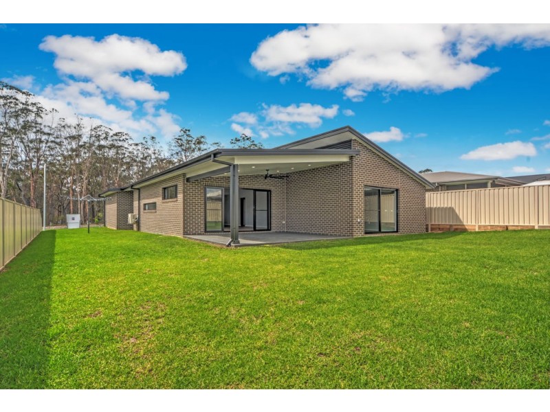 12 Alata Crescent, South Nowra NSW 2541