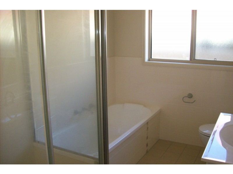 4 Riveroak Road, Worrigee NSW 2540