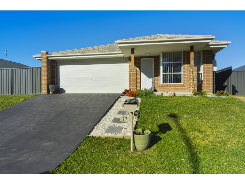27 Bowerbird Street, South Nowra NSW 2541