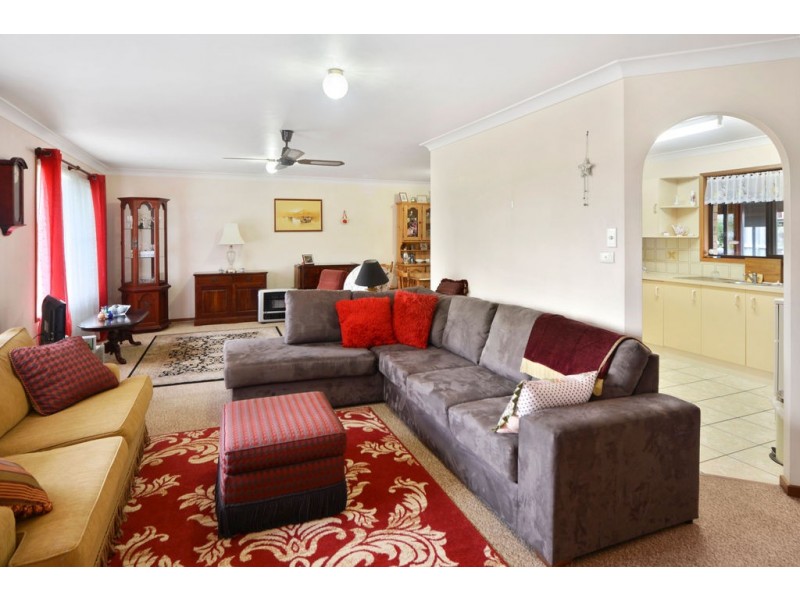13 Farrelly Place, Bomaderry NSW 2541