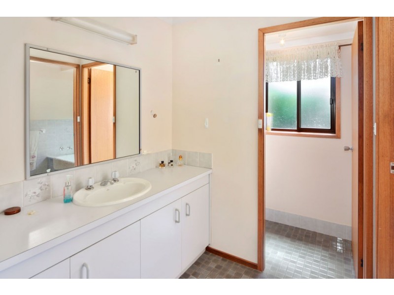 13 Farrelly Place, Bomaderry NSW 2541