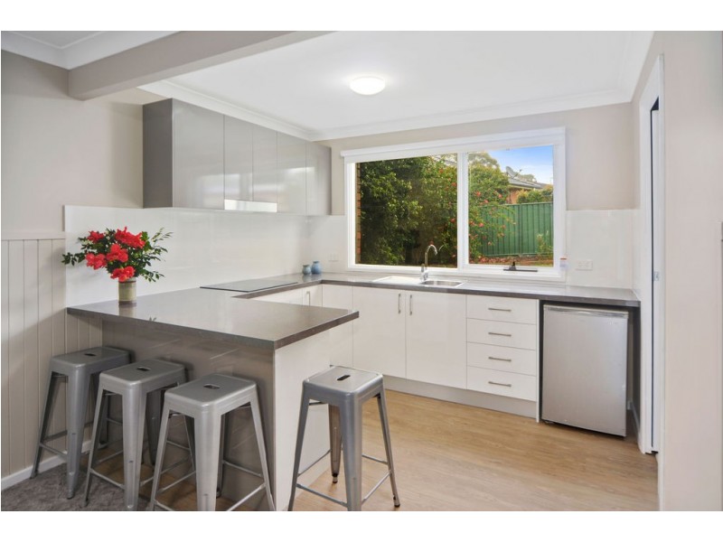 2 Monk Crescent, Bomaderry NSW 2541