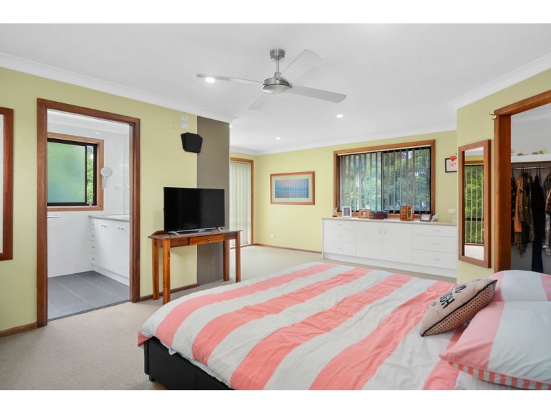 25 Peak Avenue, North Nowra NSW 2541