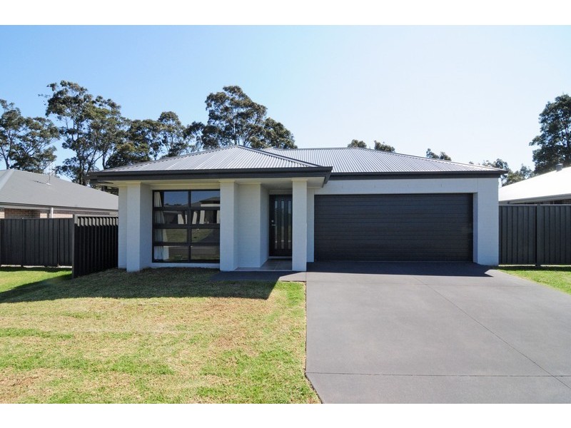 26 Bowerbird Street, South Nowra NSW 2541