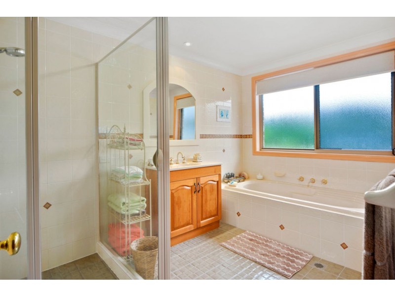 72 Stringybark Road, Nowra Hill NSW 2540