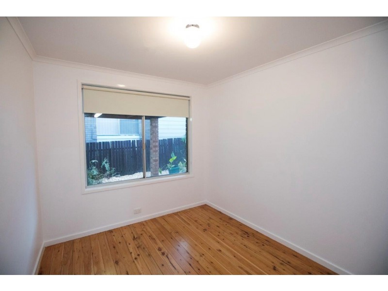 8 Peak Avenue, North Nowra NSW 2541