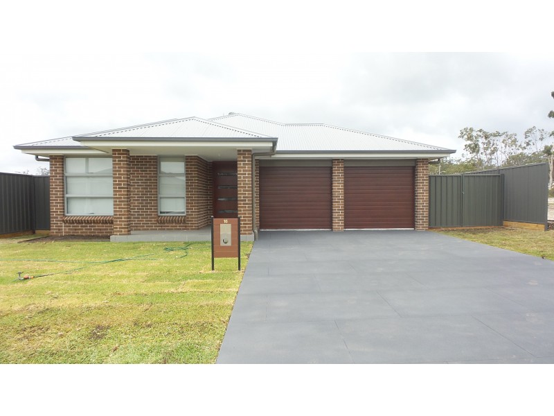 16 Compass Street, Vincentia NSW 2540