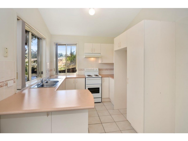 8/67 Brinawarr street, Bomaderry NSW 2541