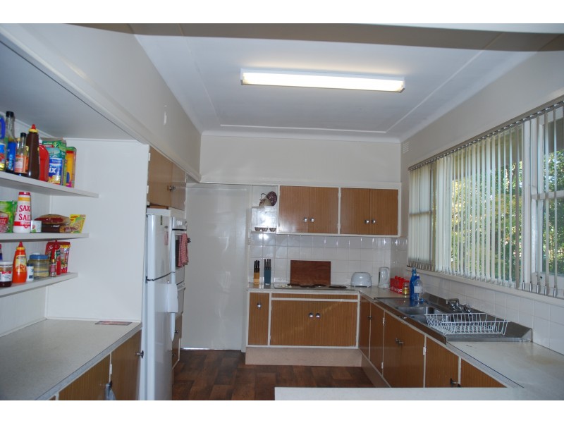 266 Princes Highway, Bomaderry NSW 2541