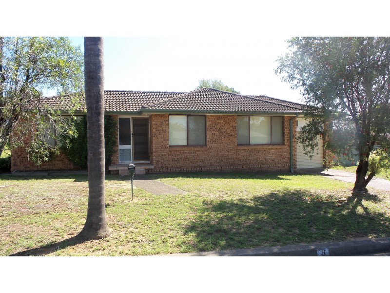 8 Coconut Drive, North Nowra NSW 2541