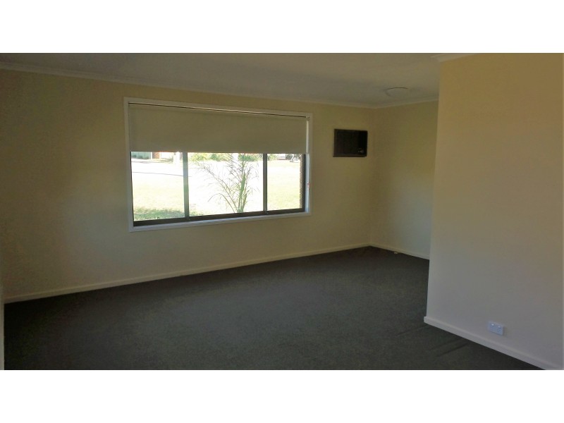 8 Coconut Drive, North Nowra NSW 2541