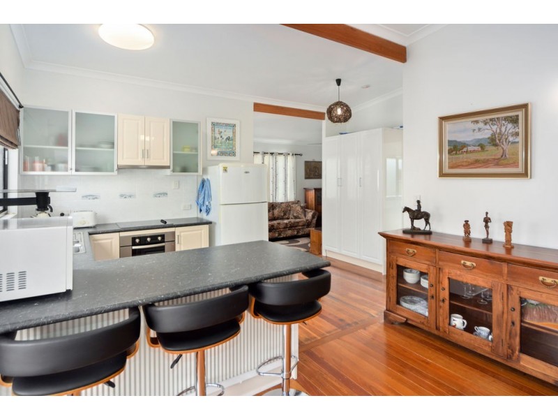16 South Street, Greenwell Point NSW 2540