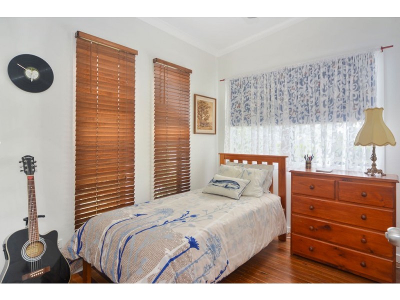 16 South Street, Greenwell Point NSW 2540