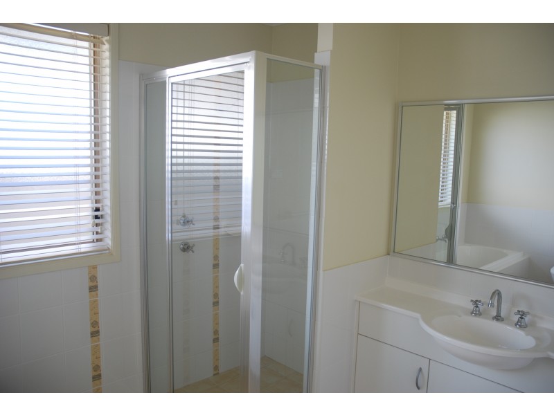 22 Warrigal Street, Nowra NSW 2541