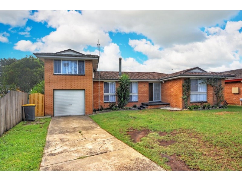 11 Tarraba Crescent, Nowra NSW 2541