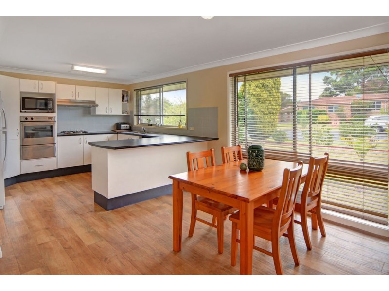 9 Yeovil Drive, Bomaderry NSW 2541