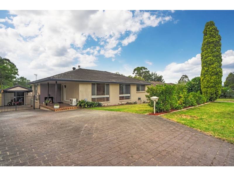 9 Yeovil Drive, Bomaderry NSW 2541