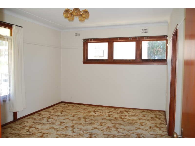 9 Bourne Avenue, Nowra NSW 2541