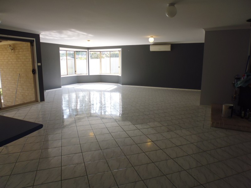 18 Langside Avenue, West Nowra NSW 2541