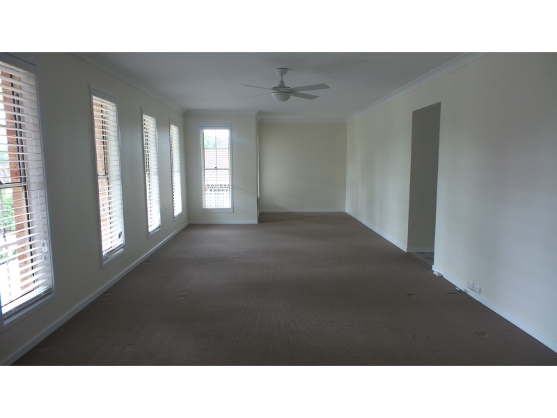 11 Paruna Place, North Nowra NSW 2541