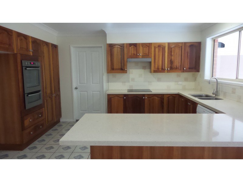 11 Paruna Place, North Nowra NSW 2541