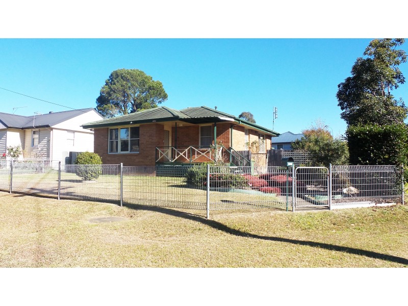 1 Young Avenue, Nowra NSW 2541