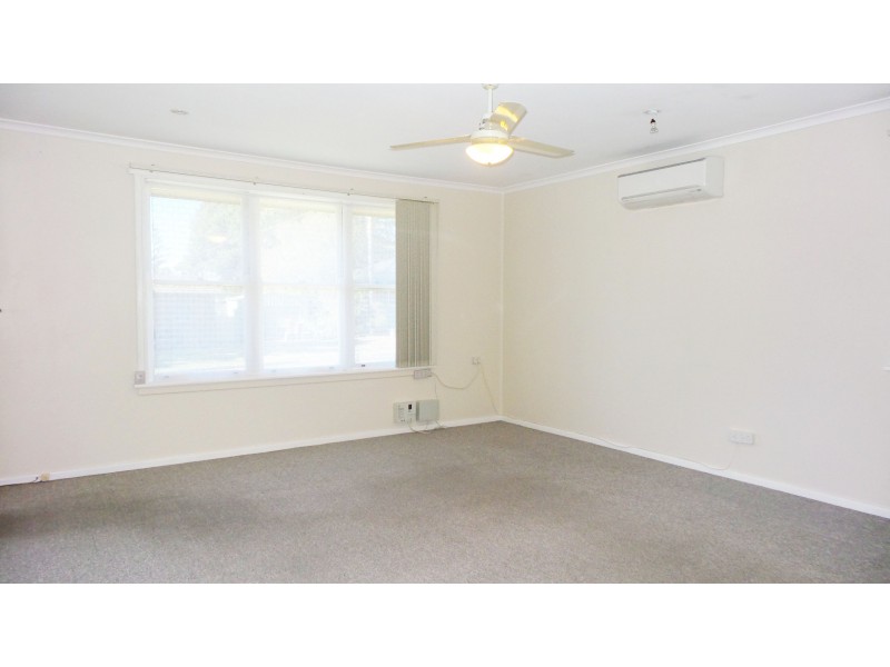 1 Young Avenue, Nowra NSW 2541