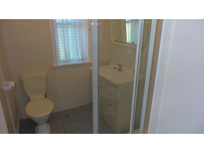 1 Young Avenue, Nowra NSW 2541