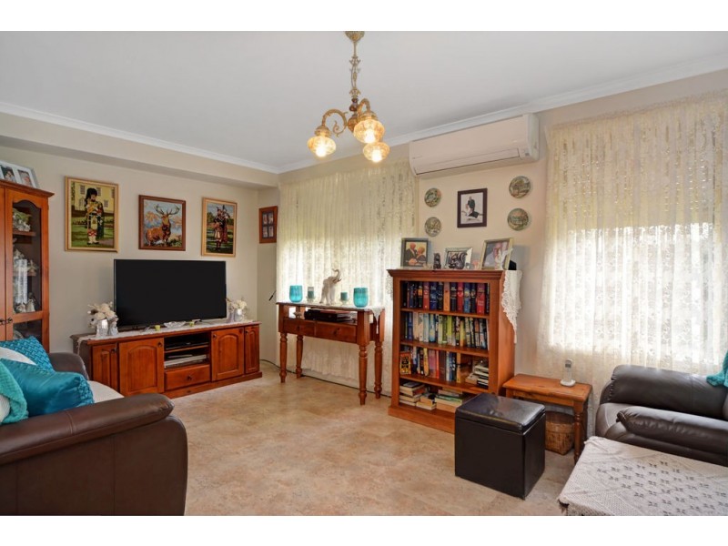 8 Dynet Close, Bomaderry NSW 2541