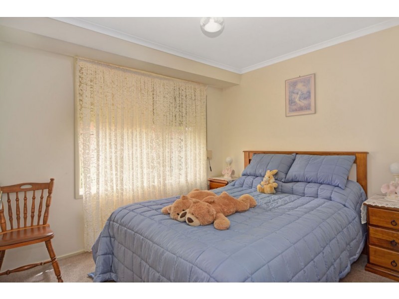 8 Dynet Close, Bomaderry NSW 2541