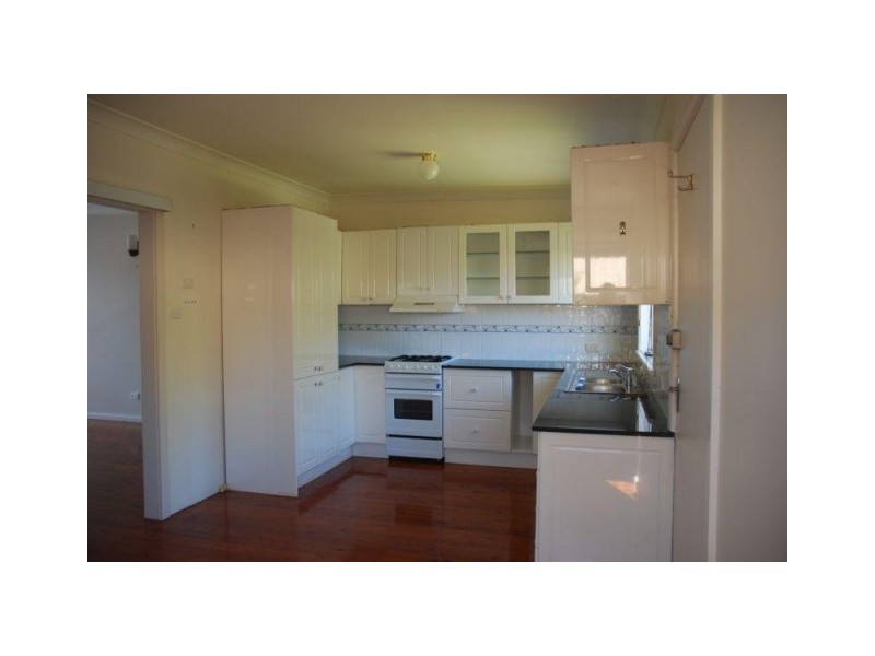 9 Albatross Road, Nowra NSW 2541