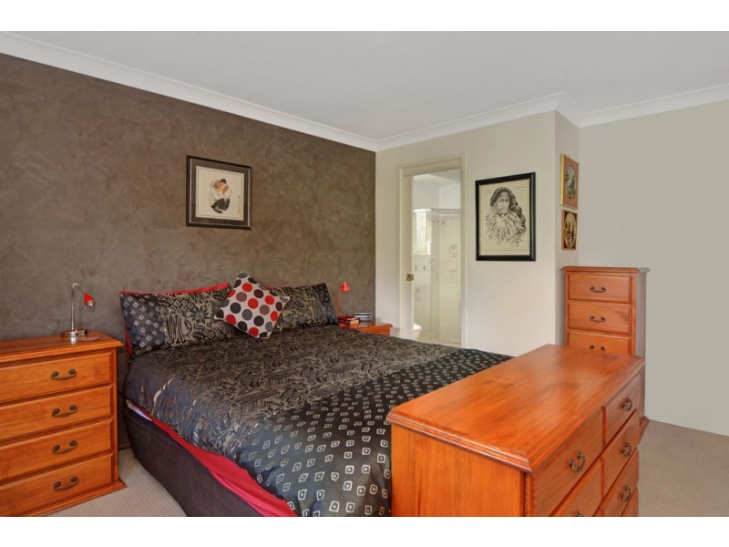 10 Romar Close, Bomaderry NSW 2541