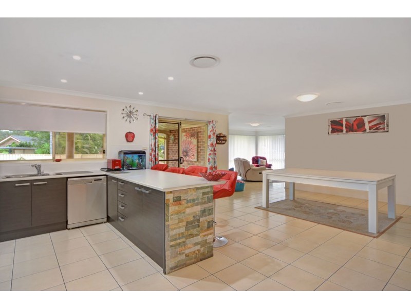 2 Treviso Place, North Nowra NSW 2541