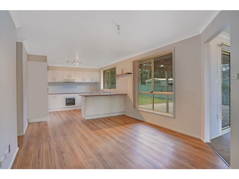 42 Lydon Crescent, West Nowra NSW 2541