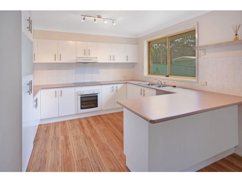 42 Lydon Crescent, West Nowra NSW 2541