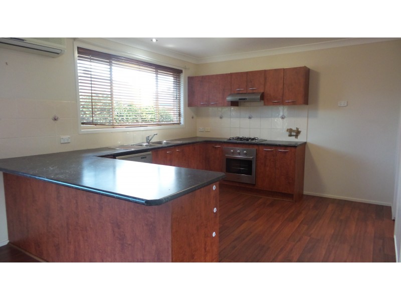 1 Emerald Drive, Meroo Meadow NSW 2540