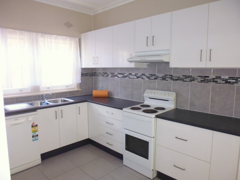 37 Mulgen Crescent, Bomaderry NSW 2541