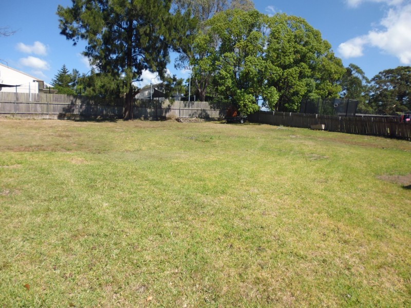 37 Mulgen Crescent, Bomaderry NSW 2541