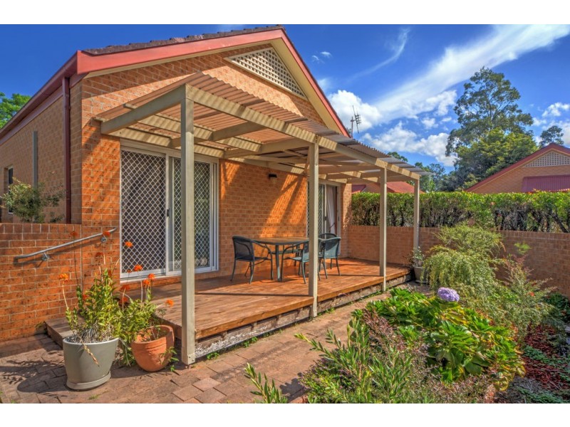 5/4 Carisbrooke Close, Bomaderry NSW 2541