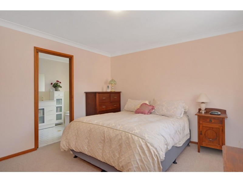 5/4 Carisbrooke Close, Bomaderry NSW 2541