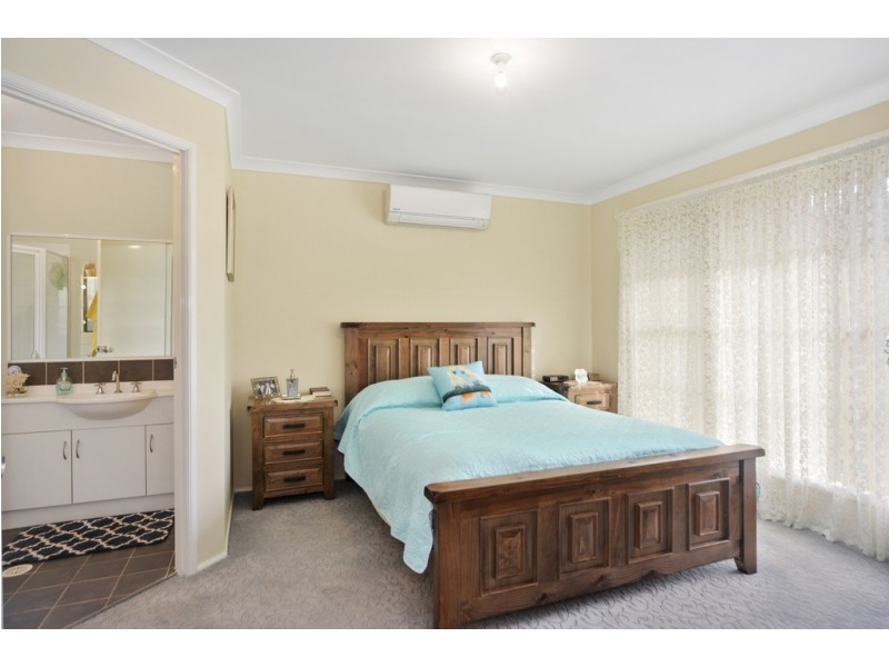 19 Kardella Avenue, Nowra NSW 2541