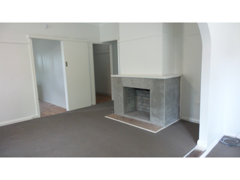 10 Dalwah Street, Bomaderry NSW 2541