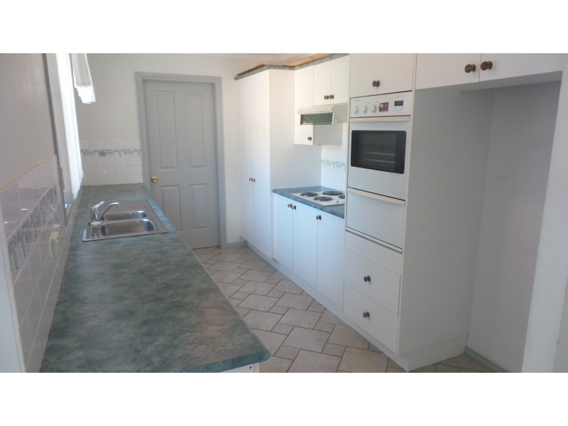 1 Hamilton Place, Bomaderry NSW 2541