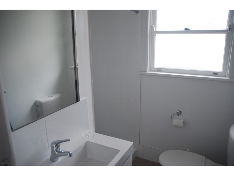 2/5 Wilson Avenue, Nowra NSW 2541