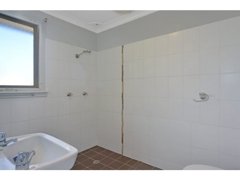 7 Alfred Street, Bomaderry NSW 2541