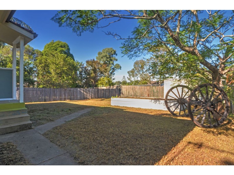 7 Alfred Street, Bomaderry NSW 2541