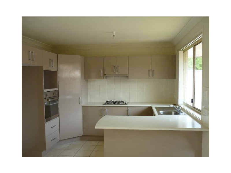 6/8 Meroo Road, Bomaderry NSW 2541