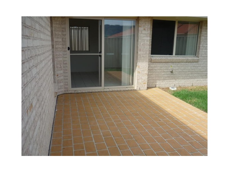 6/8 Meroo Road, Bomaderry NSW 2541